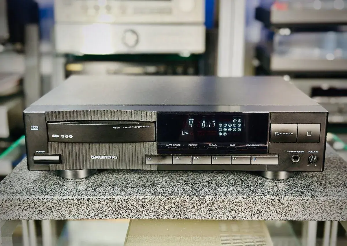 GRUNDIG CD 360 (r.1992) výborně načítá
