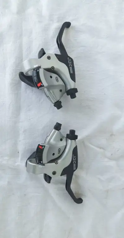 Řadící a brzdové páky Shimano ST-M750 9x3