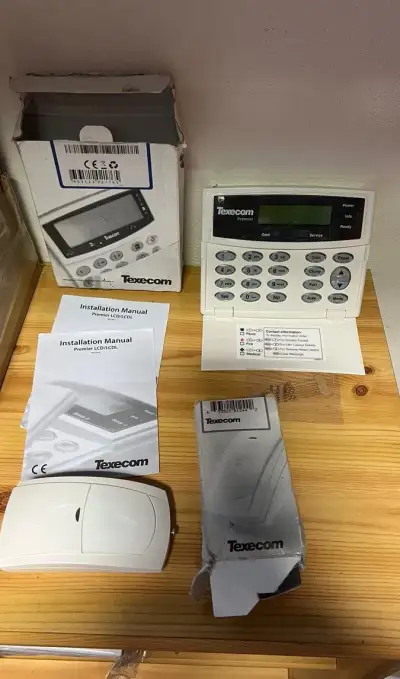 LCD klávesnice Texecom Premier LCDL (kompletní balení)