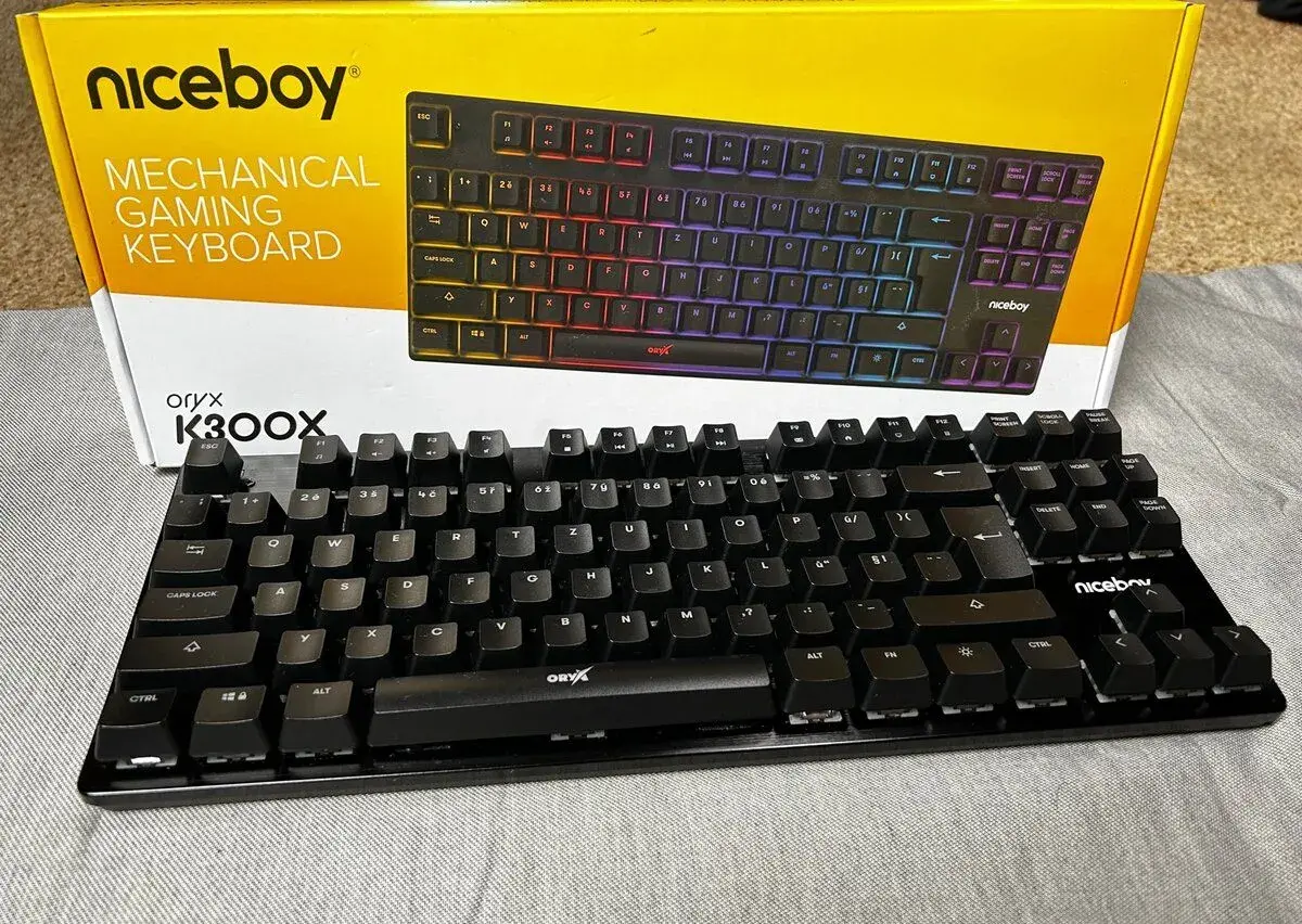 Mechanická klávesnice Oryx K300X