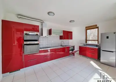 Pronájem bytu 2+kk s lodžií, ul. Hrdlořezská, Praha 9 - Hrdl