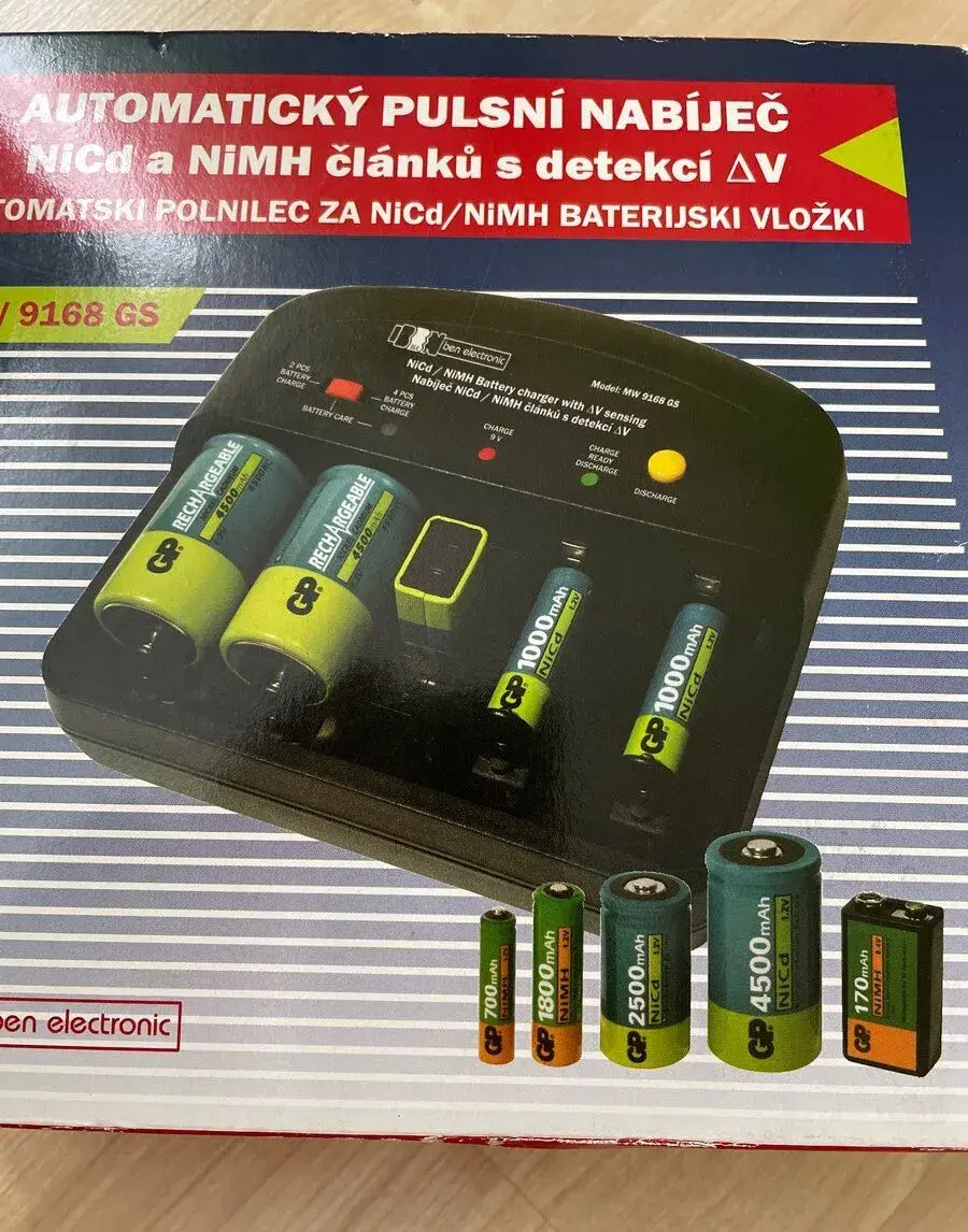 Nabíječka baterií AAA,AA, R20, 9V, formátování,automat.