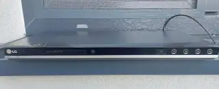 DVD přehrávač.