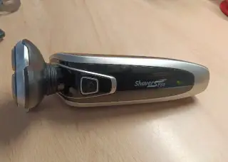 Holicí strojek