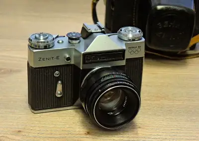 Zenit E z edice Moskva 80' + Helios 44-2