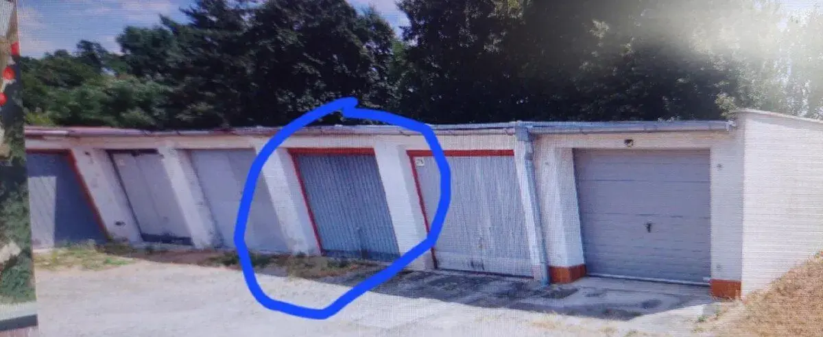 Dlouhodobý pronájem garáže v M.Krumlově u sídliště