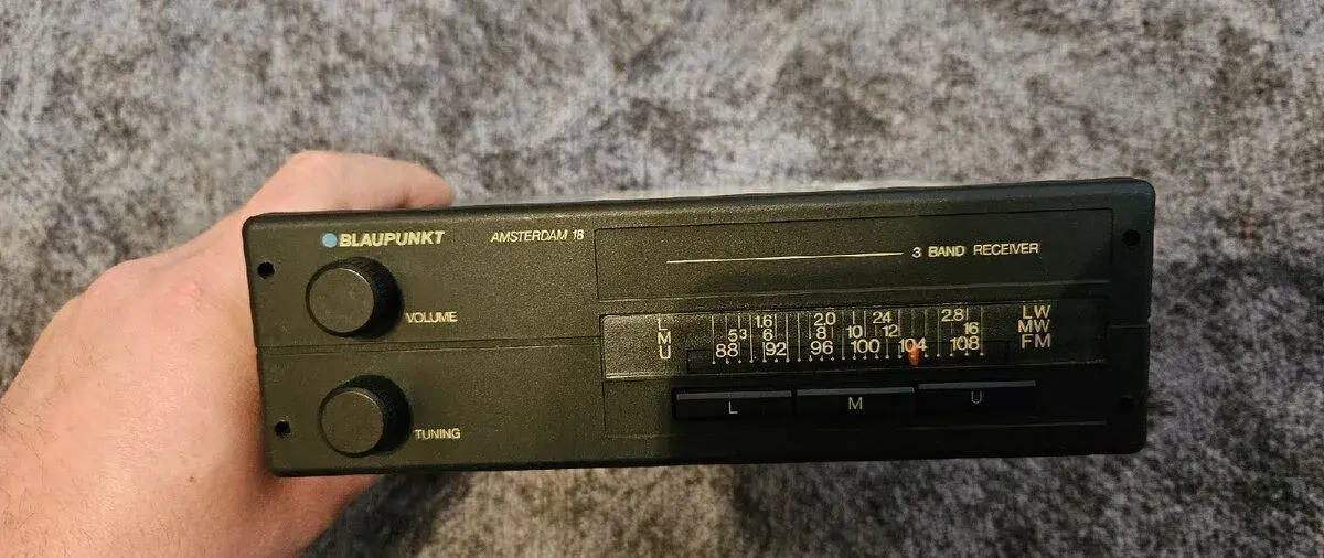 BLAUPUNKT AMSTERDAM 18