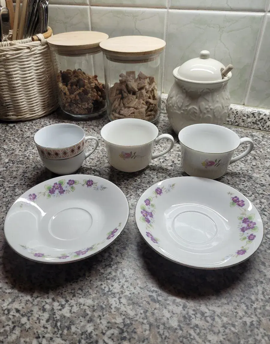 Sada retro šálků a podšálků Made in China