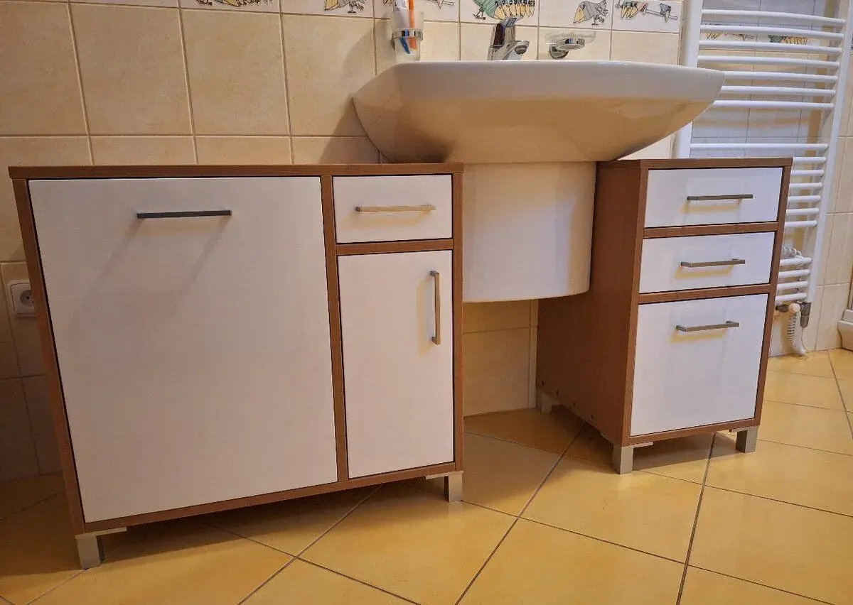 Koupelnové skříňky s umyvadlem