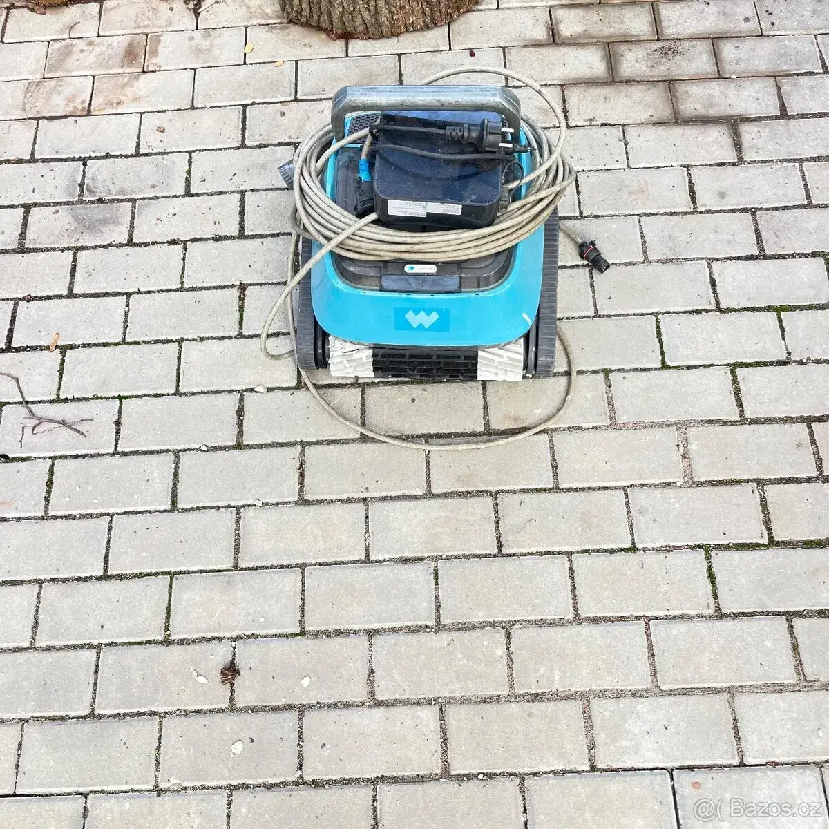 Bazenovy vysavač