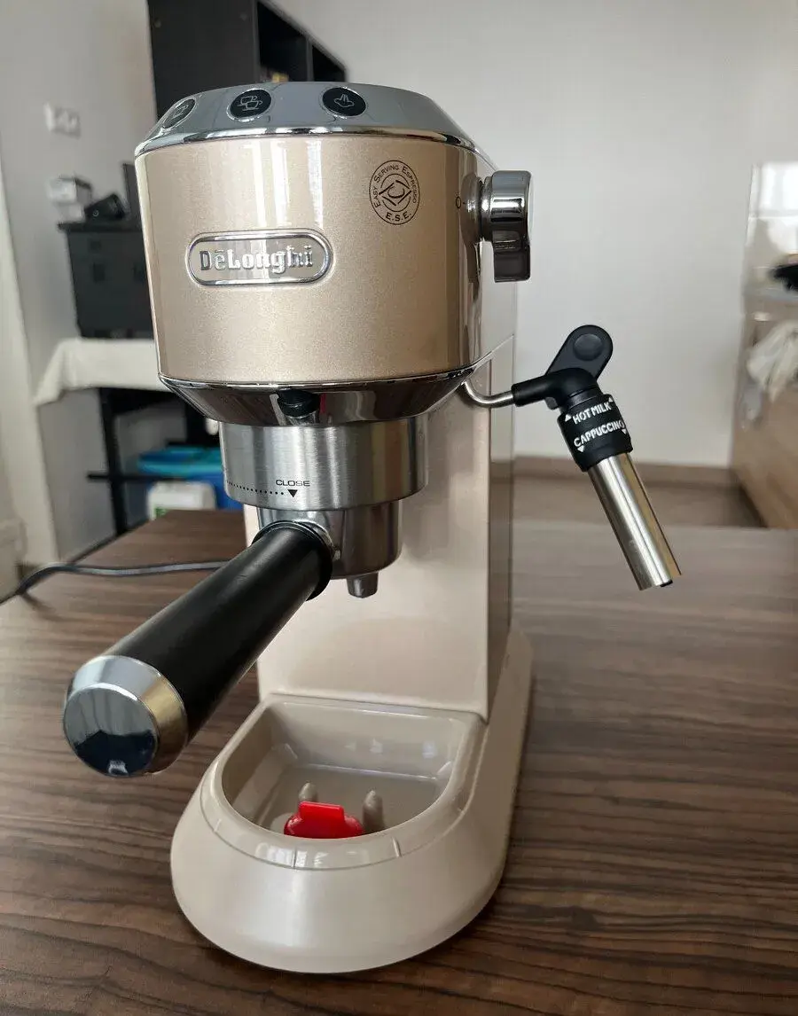 Kávovar DeLonghi EC 785.BG