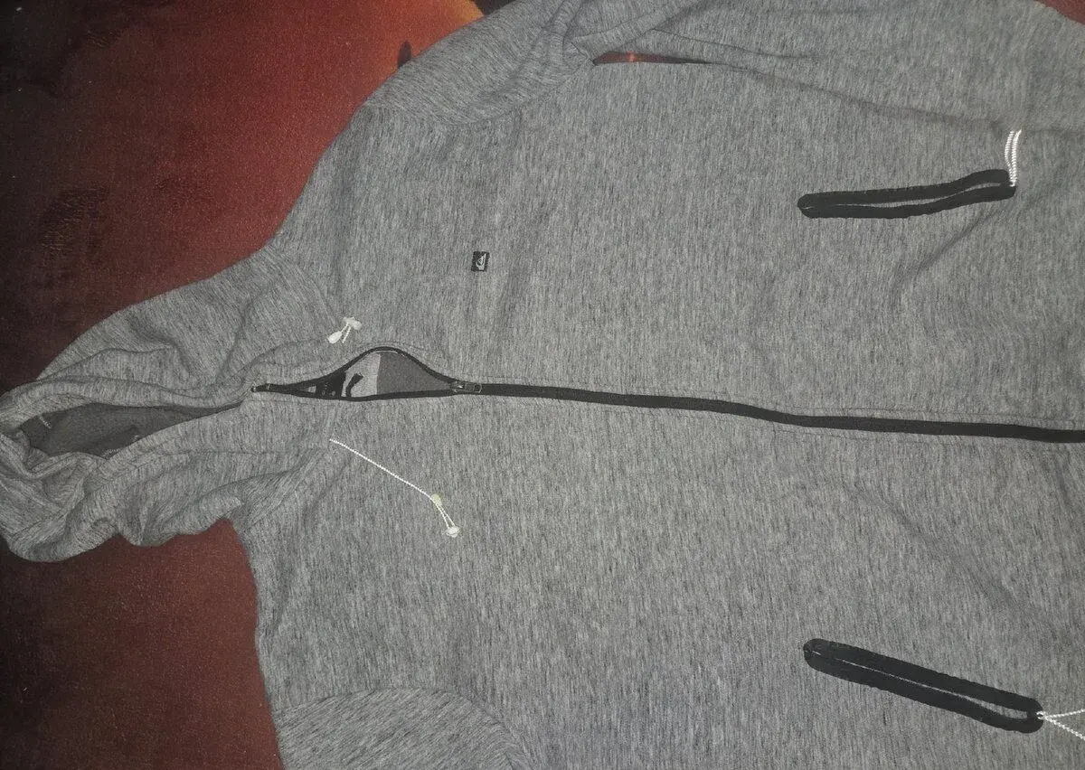 Quiksilver hoodie uvnitr kožisek