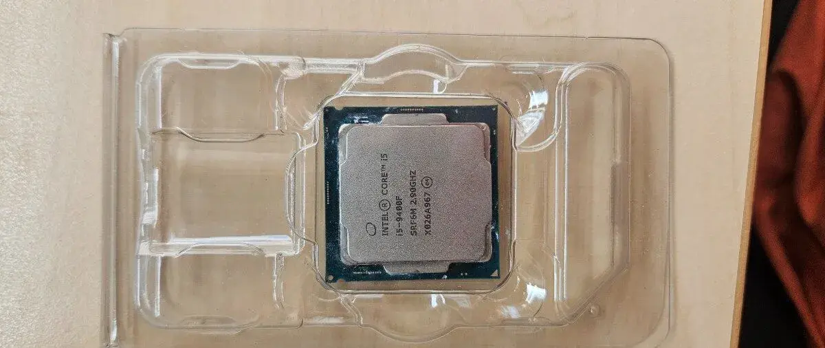 Intel Core i5-9400F (6 jader, 4.1 GHz)