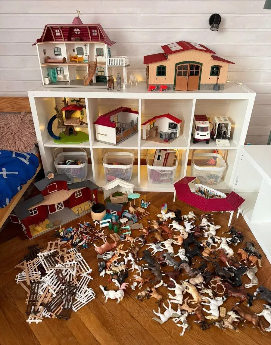 Schleich obrovská sbírka + 6 velkých setů/62 koní