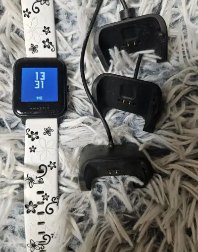 Amazfit Bip – chytré hodinky + 3 nabíječky