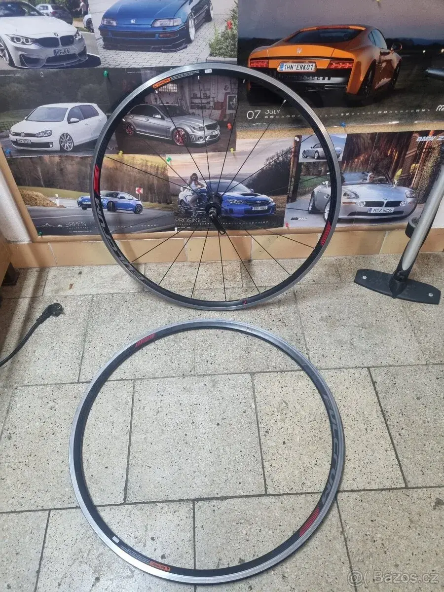 Ráfky Fulcrum ze silničního kola Focus Cayo