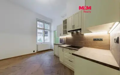 Pronájem bytu 2+1, 83 m², Karlovy Vary, ul. Na Vyhlídce