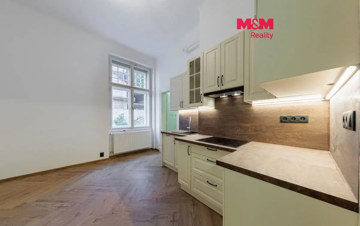 Pronájem bytu 2+1, 83 m², Karlovy Vary, ul. Na Vyhlídce