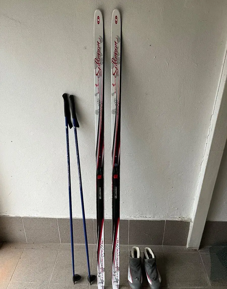 Běžkařský set Salomon 183 cm + boty vel. 42 + hole