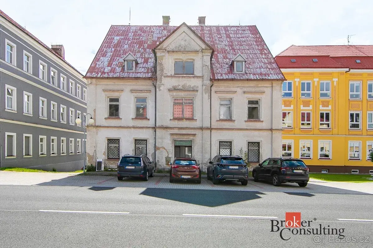 Prodej, komerční/ubytování, 520 m2, nám. J. Švermy 66, 43186