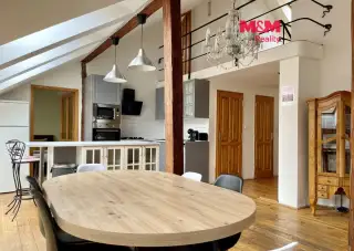 Pronájem atypického bytu, 170 m², Praha, ul. Pštrossova
