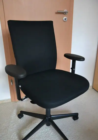 Kancelářská židle - Vitra ID Soft pc 22 500,-