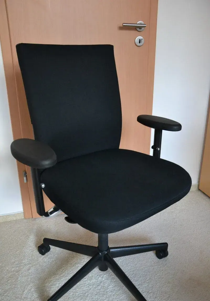 Kancelářská židle - Vitra ID Soft pc 22 500,-