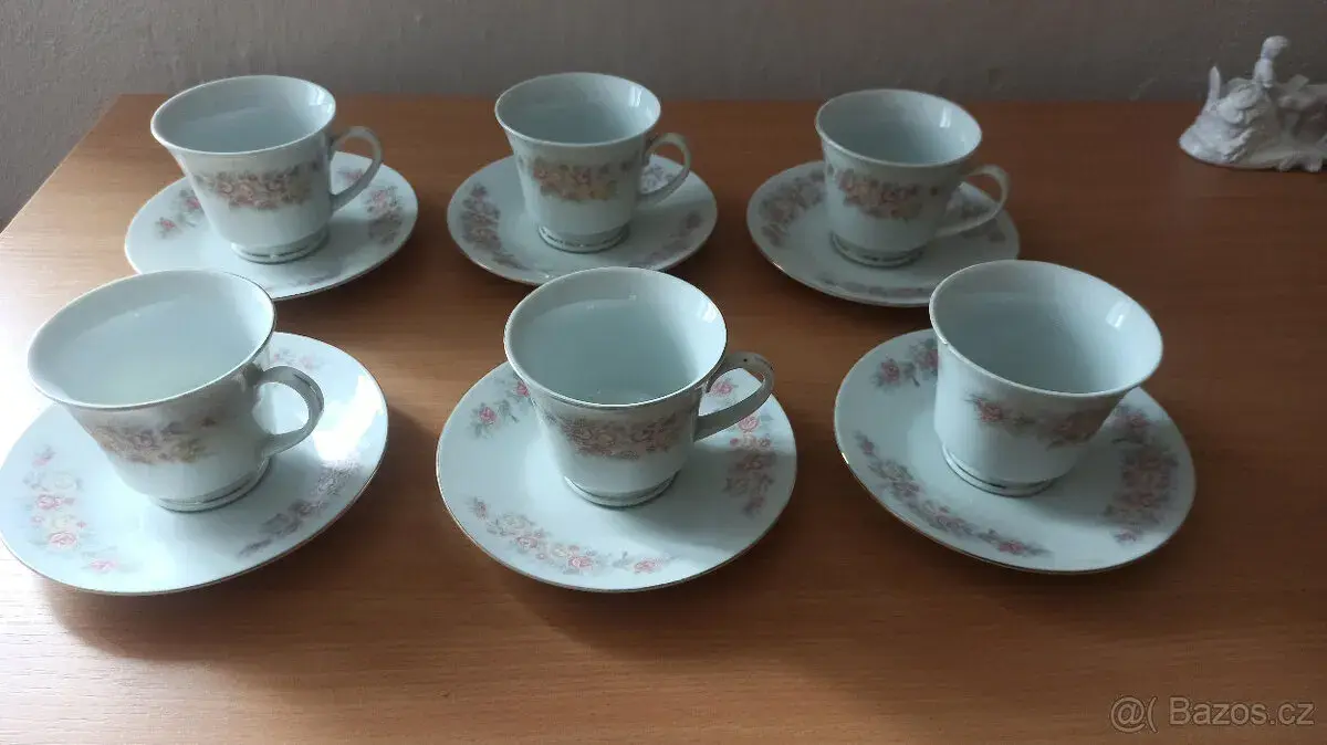 Sadu hrníčků na kávu - porcelánka Epiag Loket
