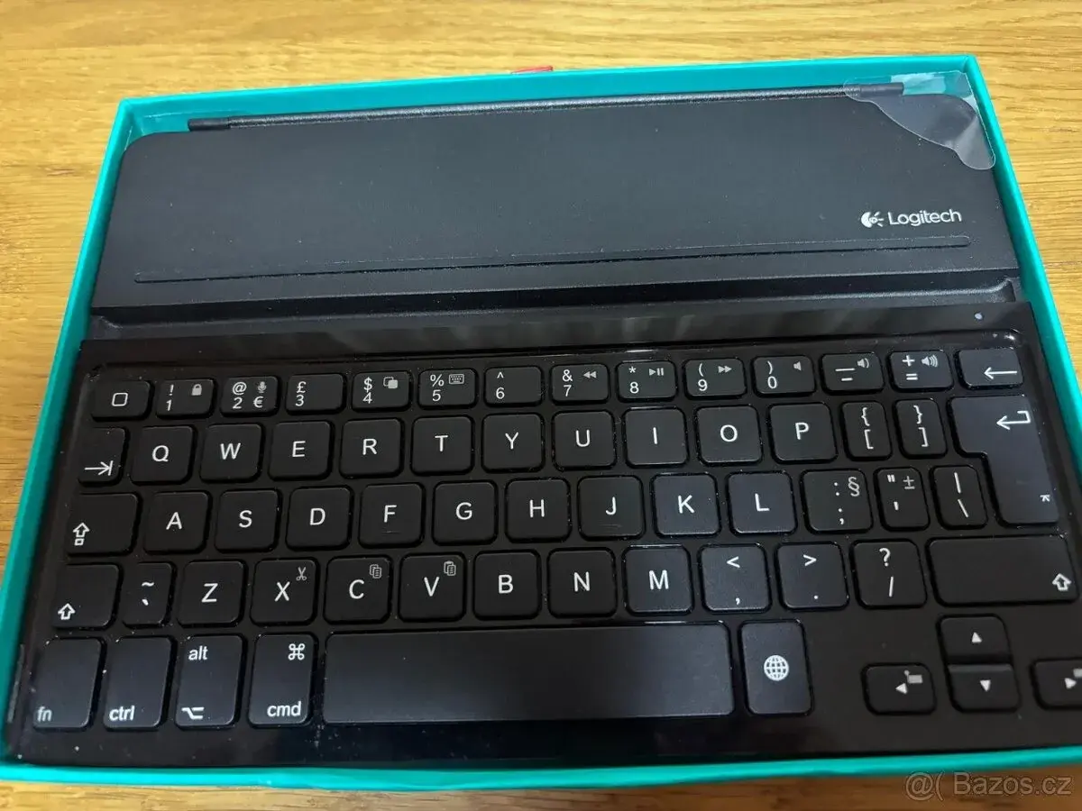 Logitech klávesnice