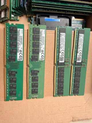 RAM M321R4GA3BB6-CQKET a M391A4G43BB1-CWEQ