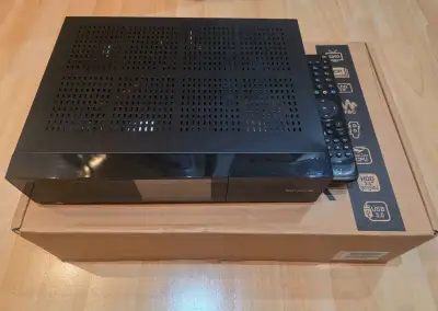 Vu+ Solo 4K – FBC tuner, HDD 1 TB, 2× Skylink karta