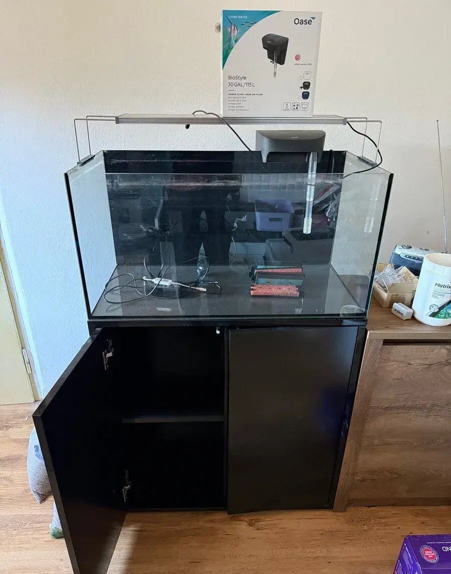 Akvarium i s kompletním vybavením