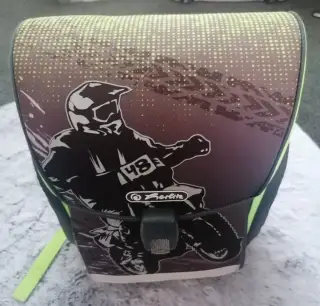 Chlapecká školní aktovka