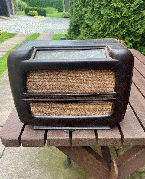 staré radio Tesla 504U