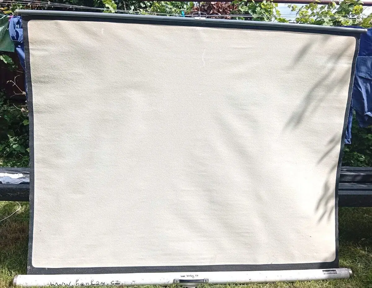 Plátno projekční k dataprojektoru - šíře 200 cm
