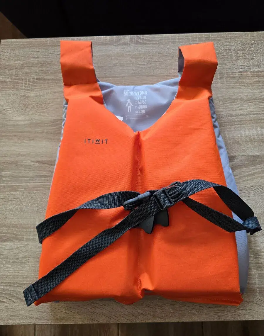 Plovací vesta Decathlon 80kg+