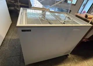 Pultovou mrazničku TEFCOLD IC 301 SC
