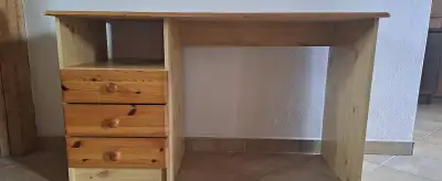 Psací stůl