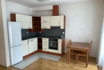 PRONÁJEM BYTU 2+kk S TERASOU,LODŽIÍ Praha-Libuš