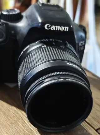 Canon EOS 550D s objektivem