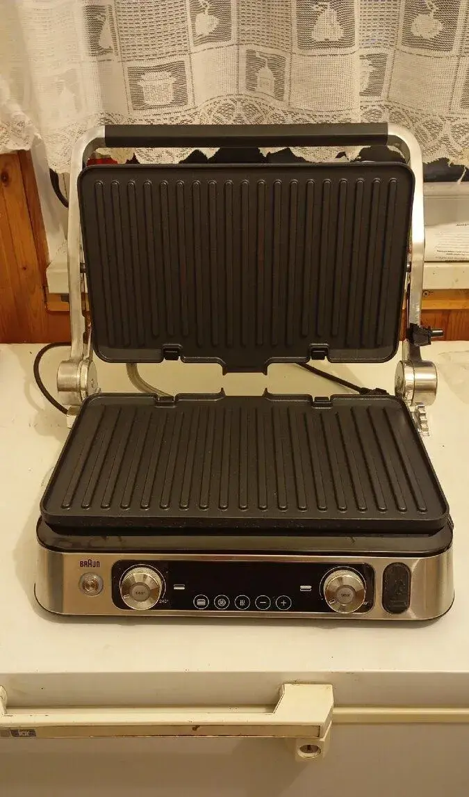 Stolní grill Braun