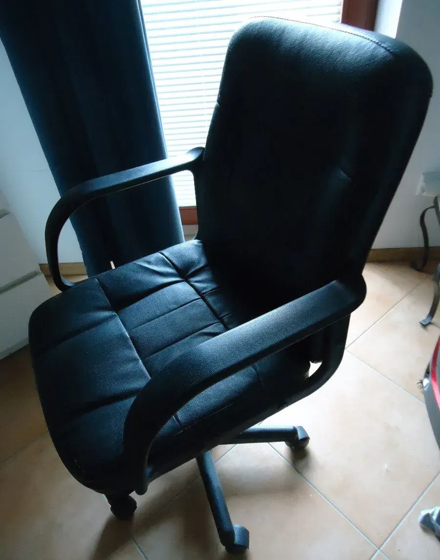 Křeslo výškově polohovatelné