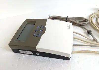regulátor pro solární systémy SR208C