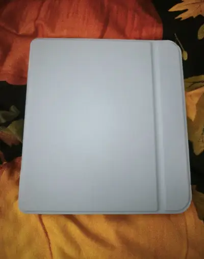 Obal s držákem na čtečku Kobo Libra Colour - bledě modré