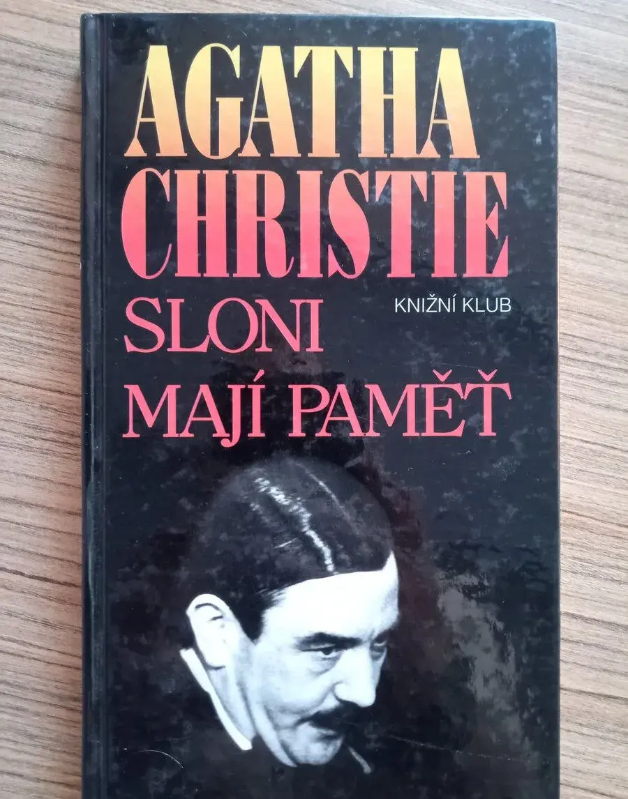 Agatha Christie - Sloni mají paměť