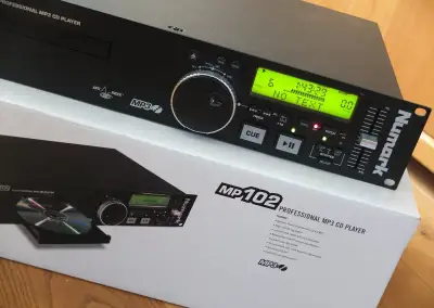 NUMARK MP 102--PIONEER CDJ 200 v orig.balení