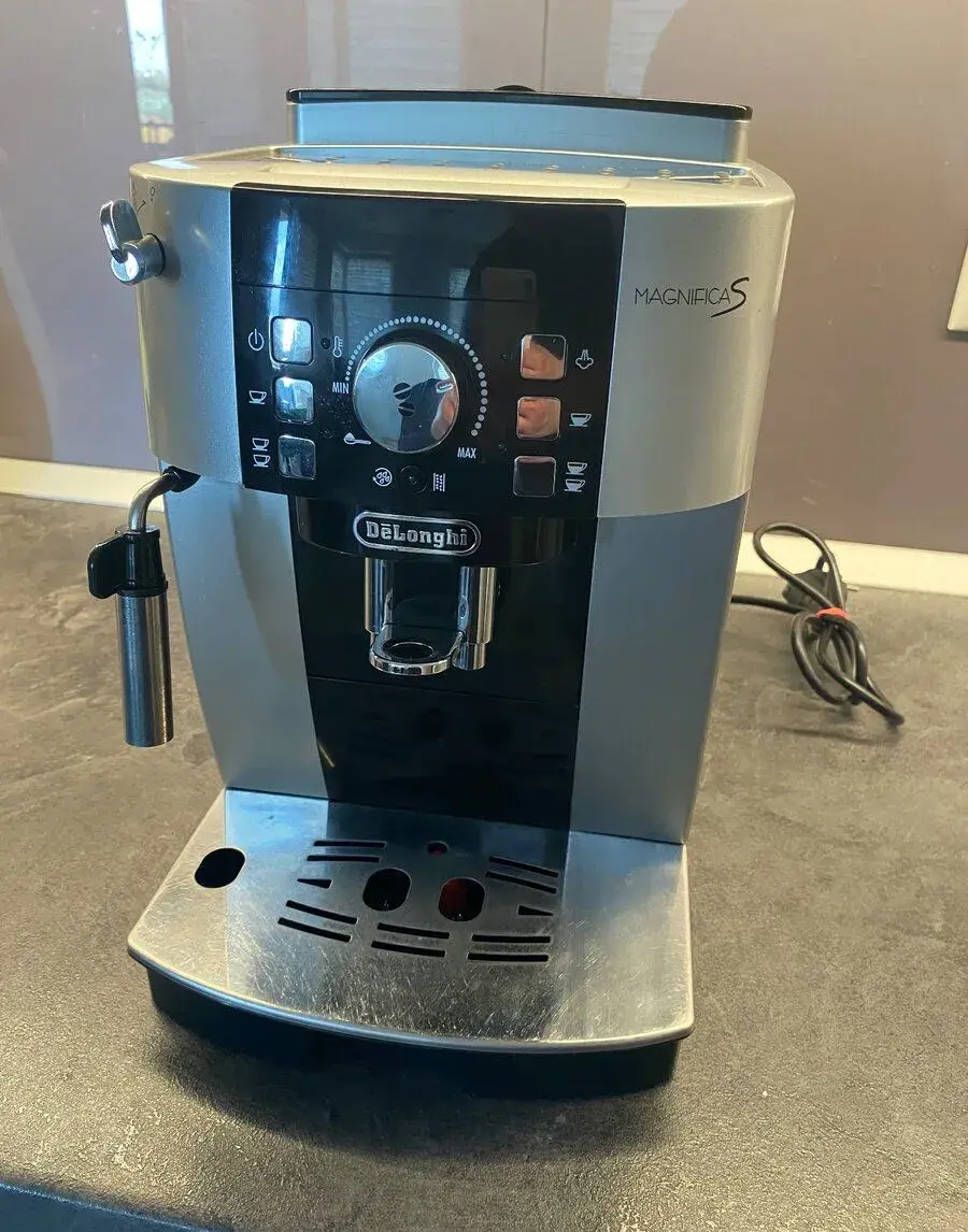 DeLonghi Magnifica S ECAM 21.117.SB