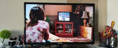 Samsung Led 82cm HDMI,USB