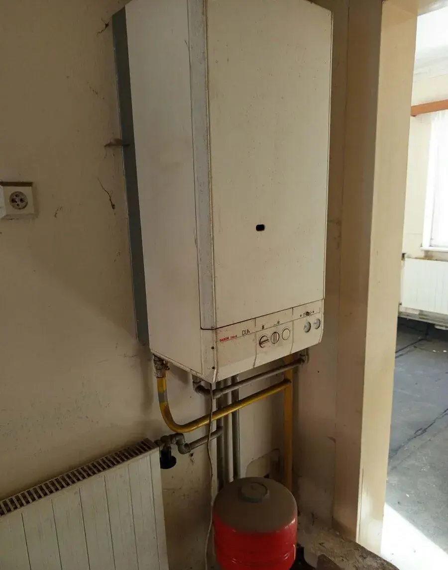 DESKOVÉ RADIÁTORY + PLYNOVY KOTEL