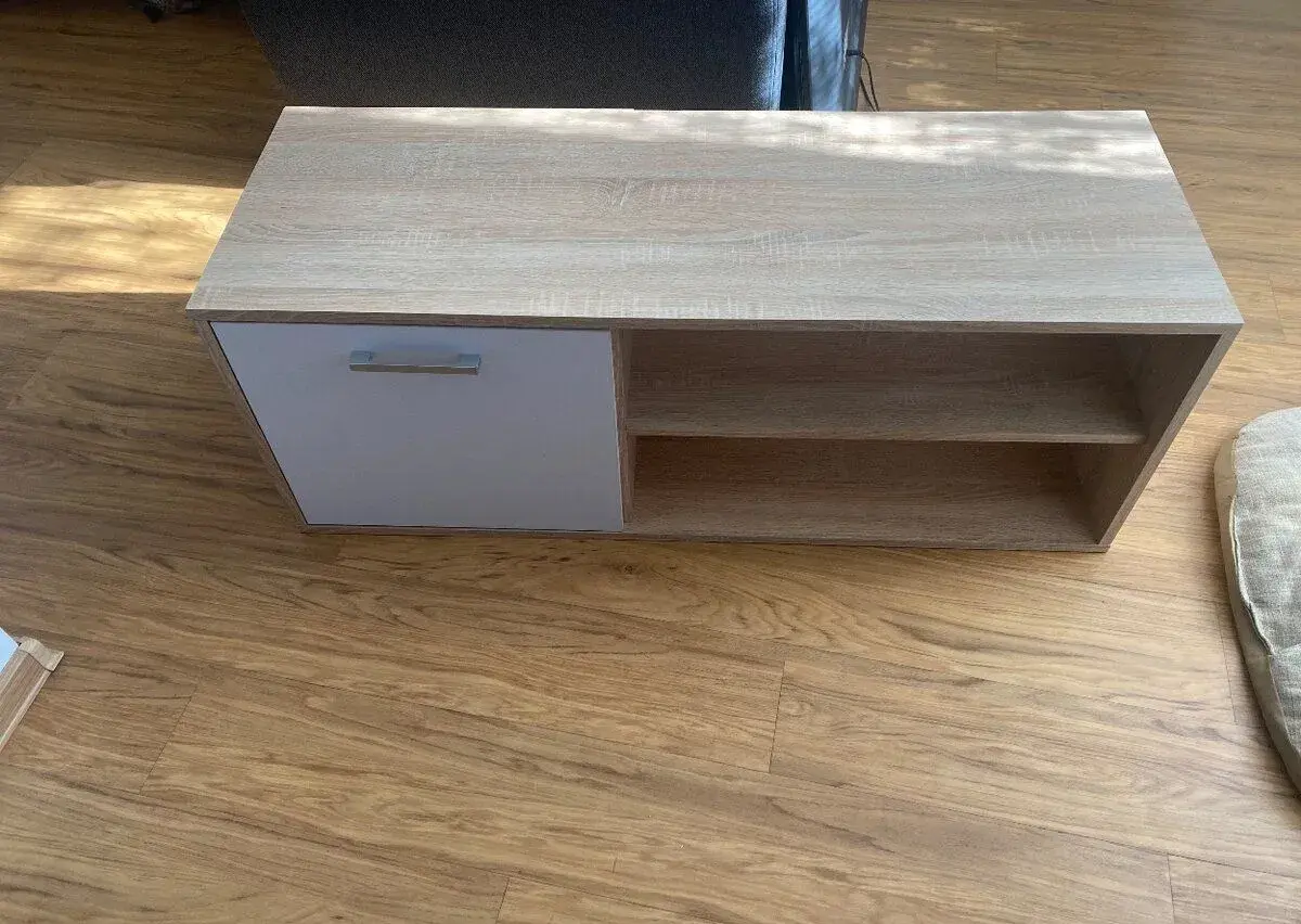 TV stolek